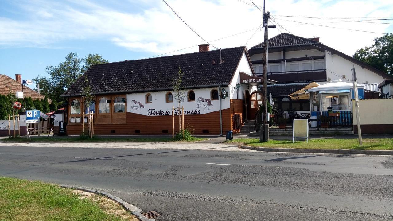 Feherlo Vendeghaz & Restaurant Buk Exterior photo