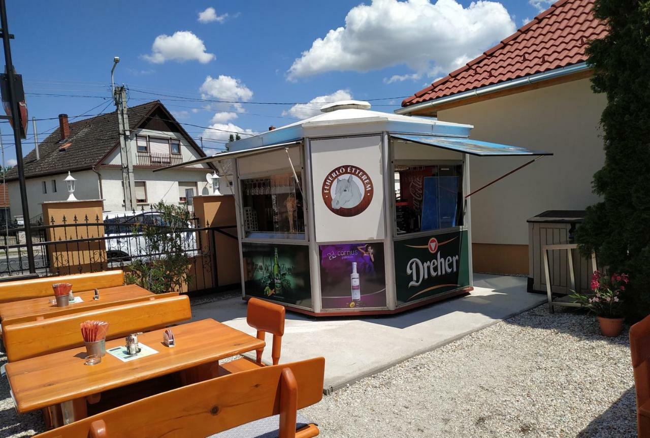 Feherlo Vendeghaz & Restaurant Buk Exterior photo
